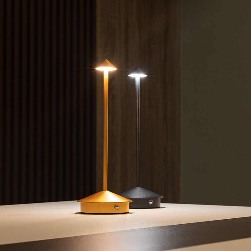 Arrow™ Cordless Lamp