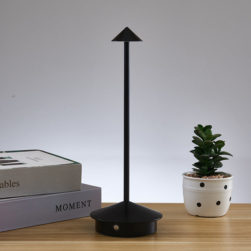 Arrow™ Cordless Lamp